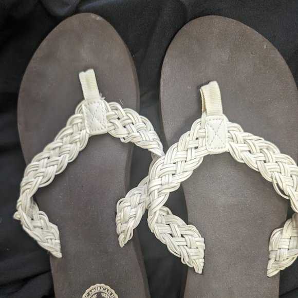 S.O. Brand Flip Flops - Picture 5 of 5